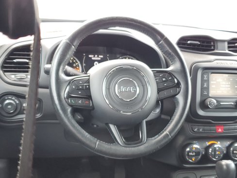 Used 2016 Jeep Renegade Latitude image 8