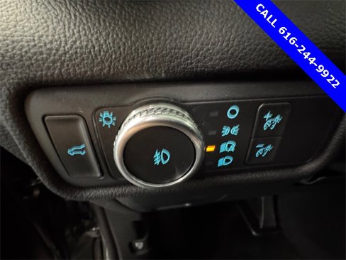 Used 2022 Ford Explorer XLT w/ Equipment Group 202A image 24