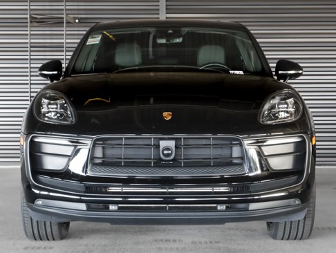 Certified 2023 Porsche Macan image 6