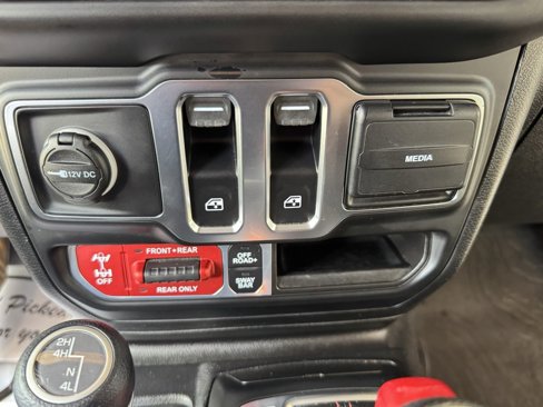 Used 2021 Jeep Wrangler Rubicon image 28