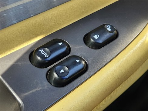 Used 2002 Ford Thunderbird image 25
