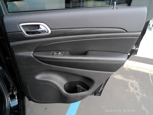 Used 2019 Jeep Grand Cherokee Laredo image 20