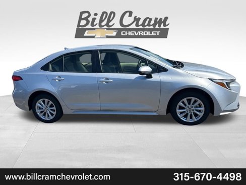 Used 2025 Toyota Corolla LE image 9