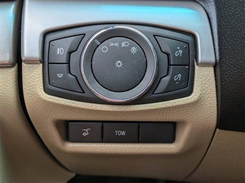 Used 2017 Ford Explorer XLT w/ Equipment Group 202A image 25