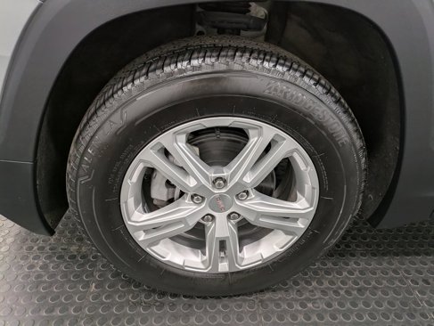 Used 2024 GMC Terrain SLE image 7