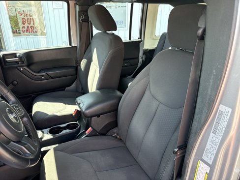 Used 2017 Jeep Wrangler Unlimited Sport w/ Connectivity Group image 9