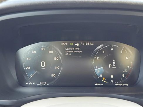 Used 2022 Volvo S60 B5 Momentum image 22