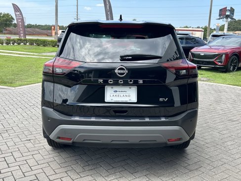 Used 2023 Nissan Rogue SV image 5
