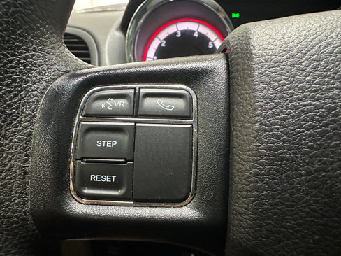 Used 2020 Dodge Grand Caravan SE w/ UConnect Hands-Free Group image 29