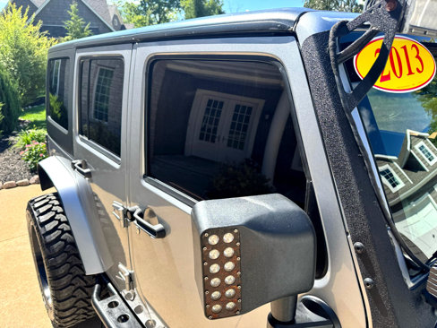 Used 2013 Jeep Wrangler Unlimited Sahara w/ Dual Top Group image 37