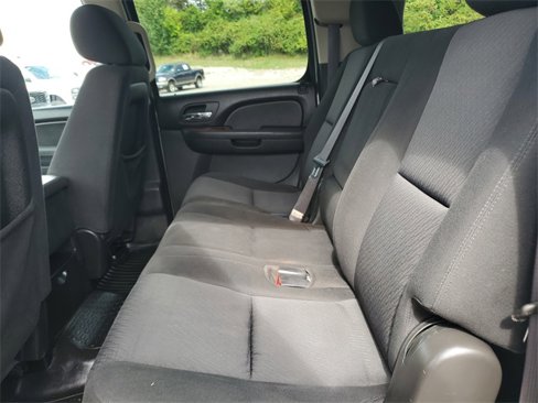 Used 2011 GMC Yukon XL SLE w/ Suspension Package, Off-Road image 24