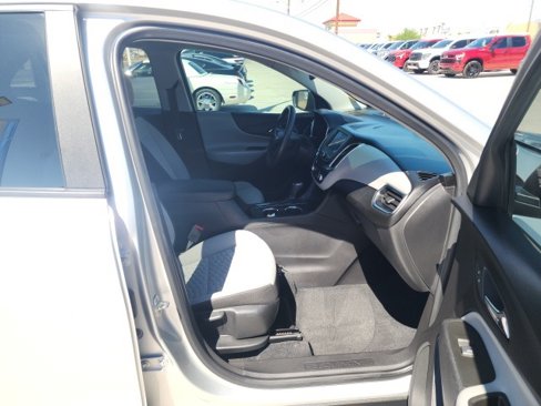 Used 2020 Chevrolet Equinox LS w/ LS Convenience Package image 24