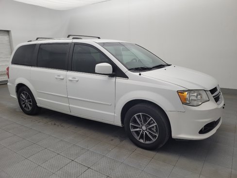 Used 2017 Dodge Grand Caravan SXT image 11