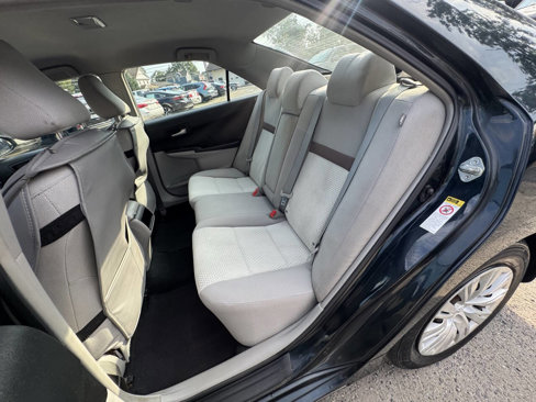 Used 2012 Toyota Camry LE image 27