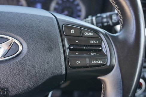 Used 2022 Hyundai Venue Limited image 21