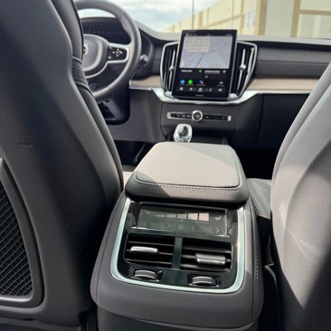 Used 2025 Volvo XC90 B6 Plus image 14