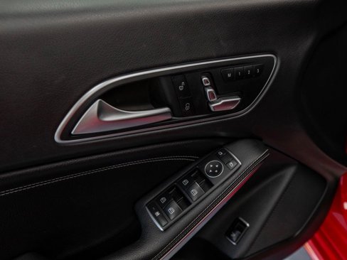 Used 2018 Mercedes-Benz CLA 250 image 26