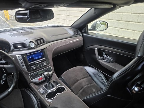 Used 2013 Maserati GranTurismo Sport image 41