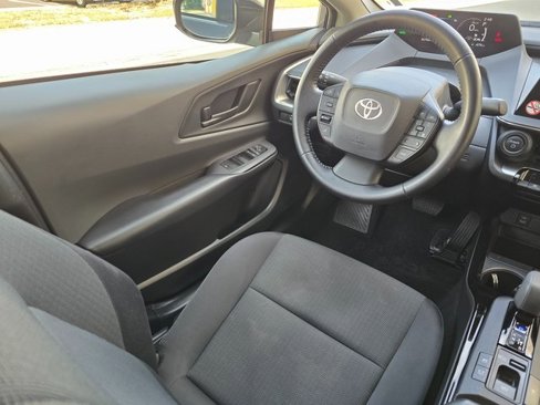 Used 2023 Toyota Prius LE image 22