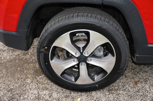 Used 2018 Jeep Compass Latitude w/ Popular Equipment Group image 40