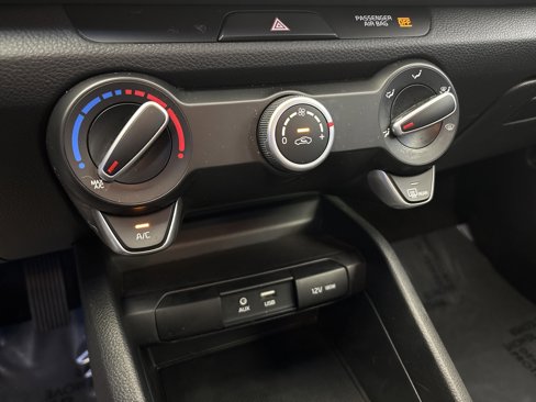 Used 2018 Kia Rio LX image 18