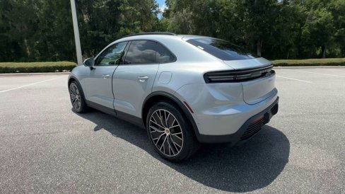 New 2025 Porsche Macan Electric image 6