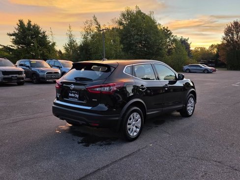 Used 2020 Nissan Rogue Sport S image 8