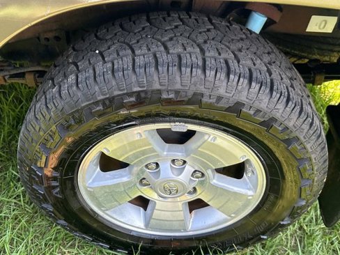 Used 2013 Toyota Tacoma PreRunner image 10