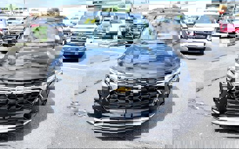 New 2026 Chevrolet Trax LT w/ Driver Confidence Package image 2