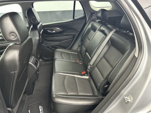Used 2023 GMC Terrain SLT image 23