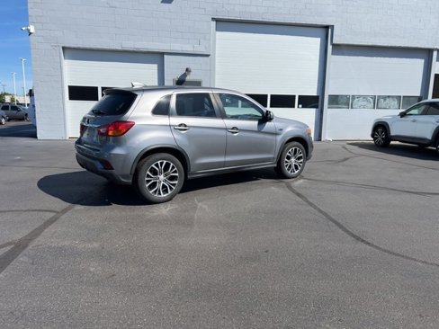 Used 2018 Mitsubishi Outlander Sport SE image 6