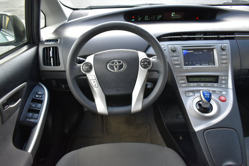 Used 2015 Toyota Prius Three image 12