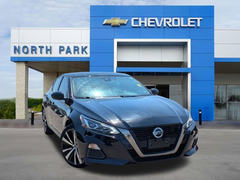 Used 2022 Nissan Altima 2.5 SR image 1