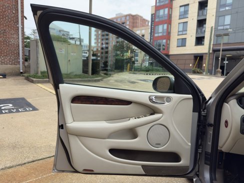 Used 2005 Jaguar X-TYPE 3.0 image 10