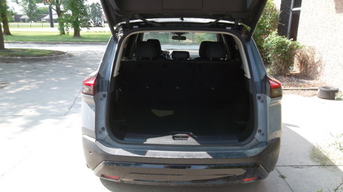 Used 2023 Nissan Rogue SV w/ SV Premium B Package image 6