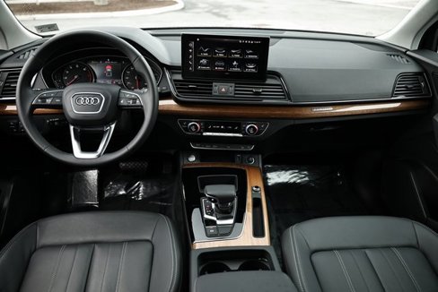 Used 2023 Audi Q5 2.0T Premium w/ Convenience Package image 25