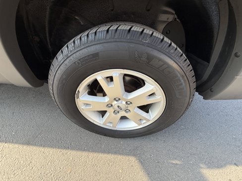 Used 2006 Ford Explorer XLT image 9