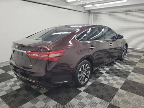 Used 2018 Toyota Avalon XLE image 6