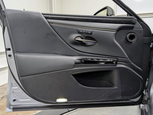 Used 2022 Lexus ES 300h w/ Premium Package image 14