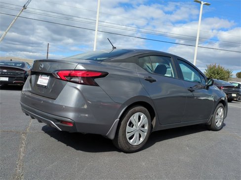 Used 2021 Nissan Versa S image 4