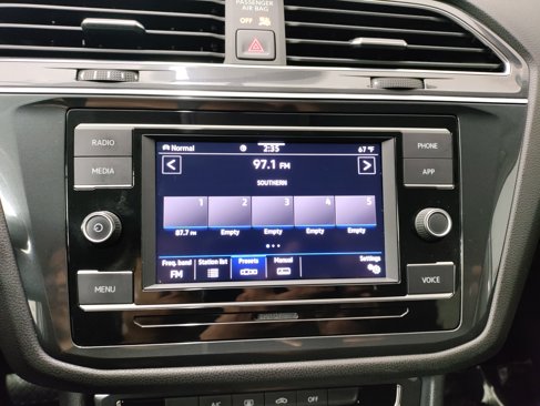 Used 2020 Volkswagen Tiguan S image 21