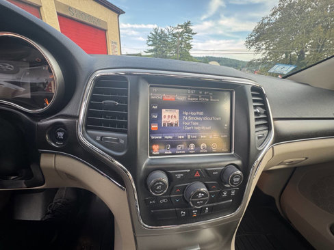 Used 2014 Jeep Grand Cherokee Limited w/ Trailer Tow Group IV image 26