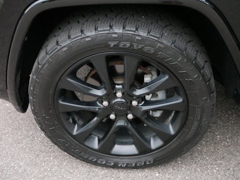 Used 2018 Jeep Grand Cherokee Altitude image 15