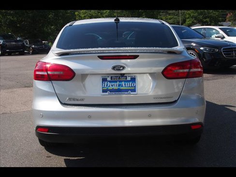Used 2018 Ford Focus Titanium image 4