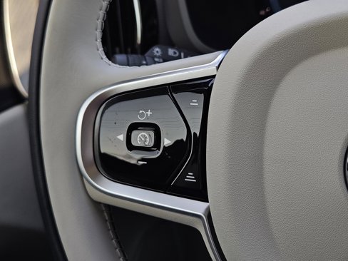 New 2025 Volvo XC60 B5 Plus w/ Protection Package Premier image 15