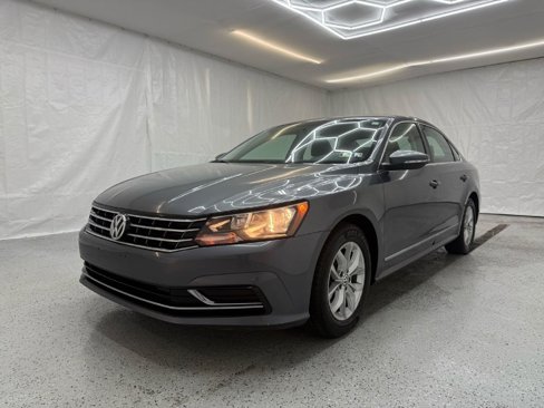 Used 2016 Volkswagen Passat 1.8T S image 7