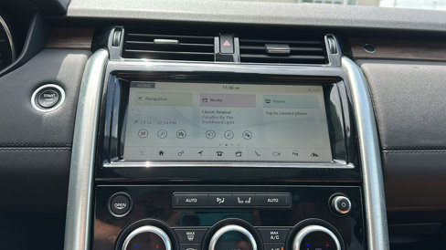 Used 2017 Land Rover Discovery HSE image 19
