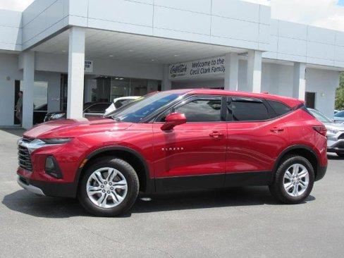 Used 2021 Chevrolet Blazer LT image 2