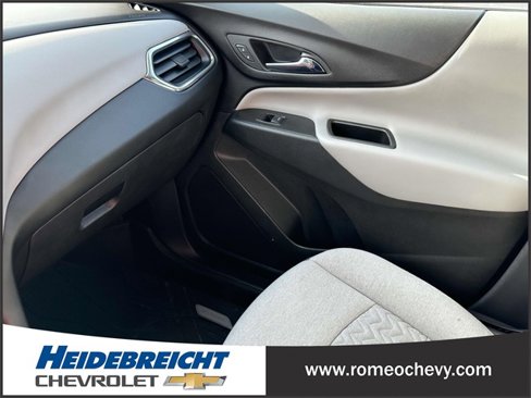 Used 2022 Chevrolet Equinox LT image 32