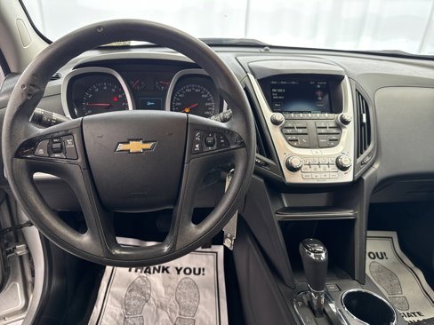 Used 2017 Chevrolet Equinox LS image 9